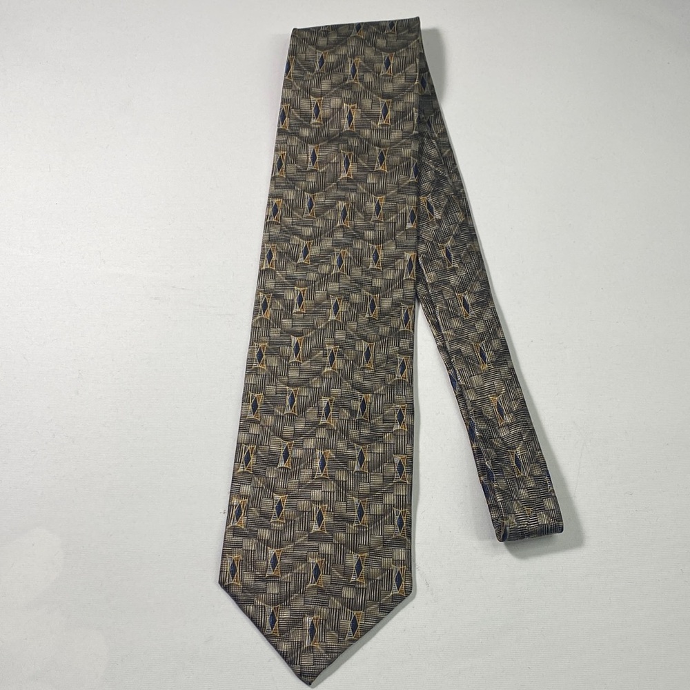 Elegant Geometric Tie in Brown and Gold